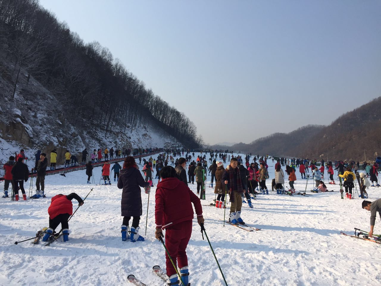 河南平頂山大峽谷滑雪場游樂場成功開幕，河北迪特加油助威