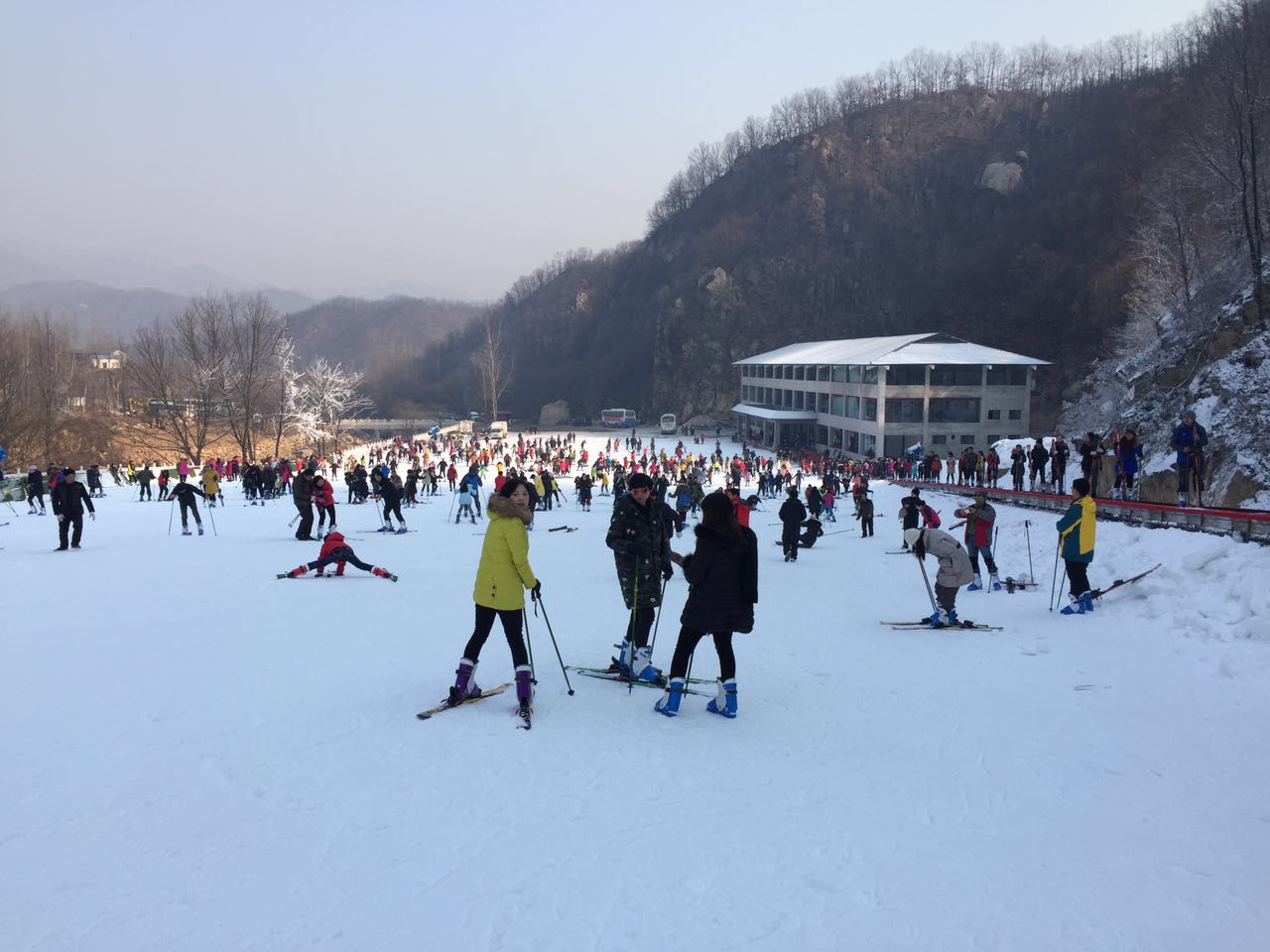 河南平頂山大峽谷滑雪場游樂場成功開幕，河北迪特加油助威